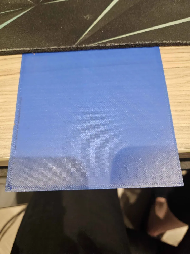 A levelling square printed with a good first layer